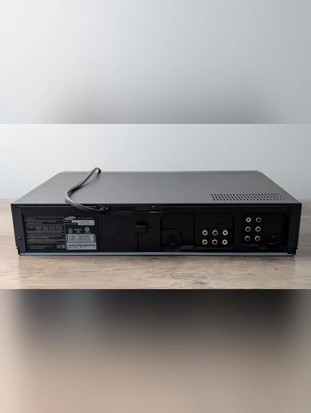 Samsung DVD-V9700 DVD/VCR Player Combo Tested - Works - Comes W/ AV Cable HDMI